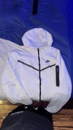 grey nike tech