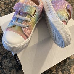 Tennis shoes girl new size 5