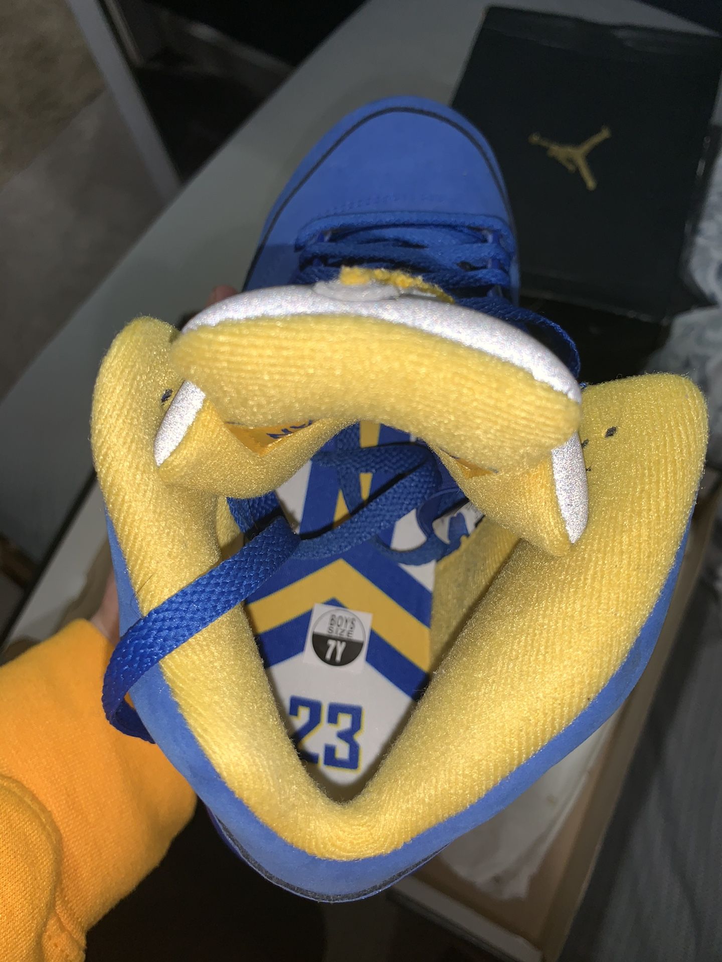 Jordan 5 Laney Size 7y