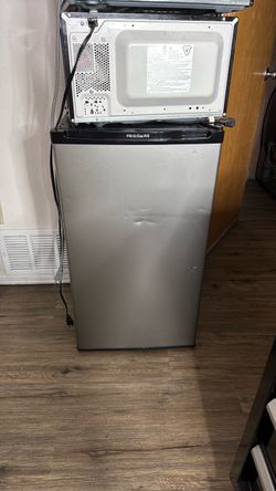 Frigidaire mini fridge
