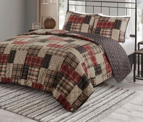 New Madison Park Patchwork Farmhouse Red/Black Queen Quilt Set, Bedspread Bedding