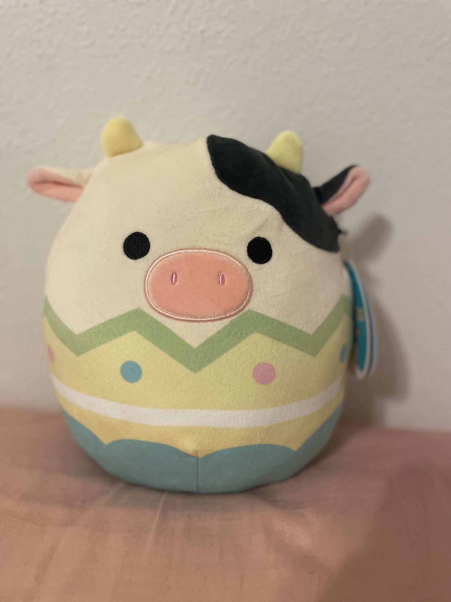 8 Inch Connor Easter Egg Cow 