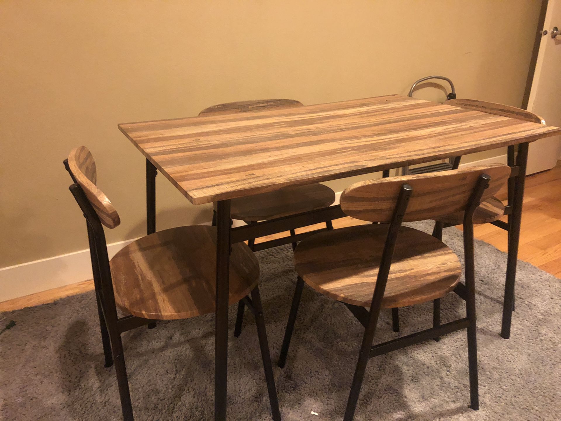 Kitchen Table and 4 Chair set