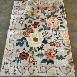 New 5x7 Floral Area Rug. Beautiful! Machine Washable. Beige base
