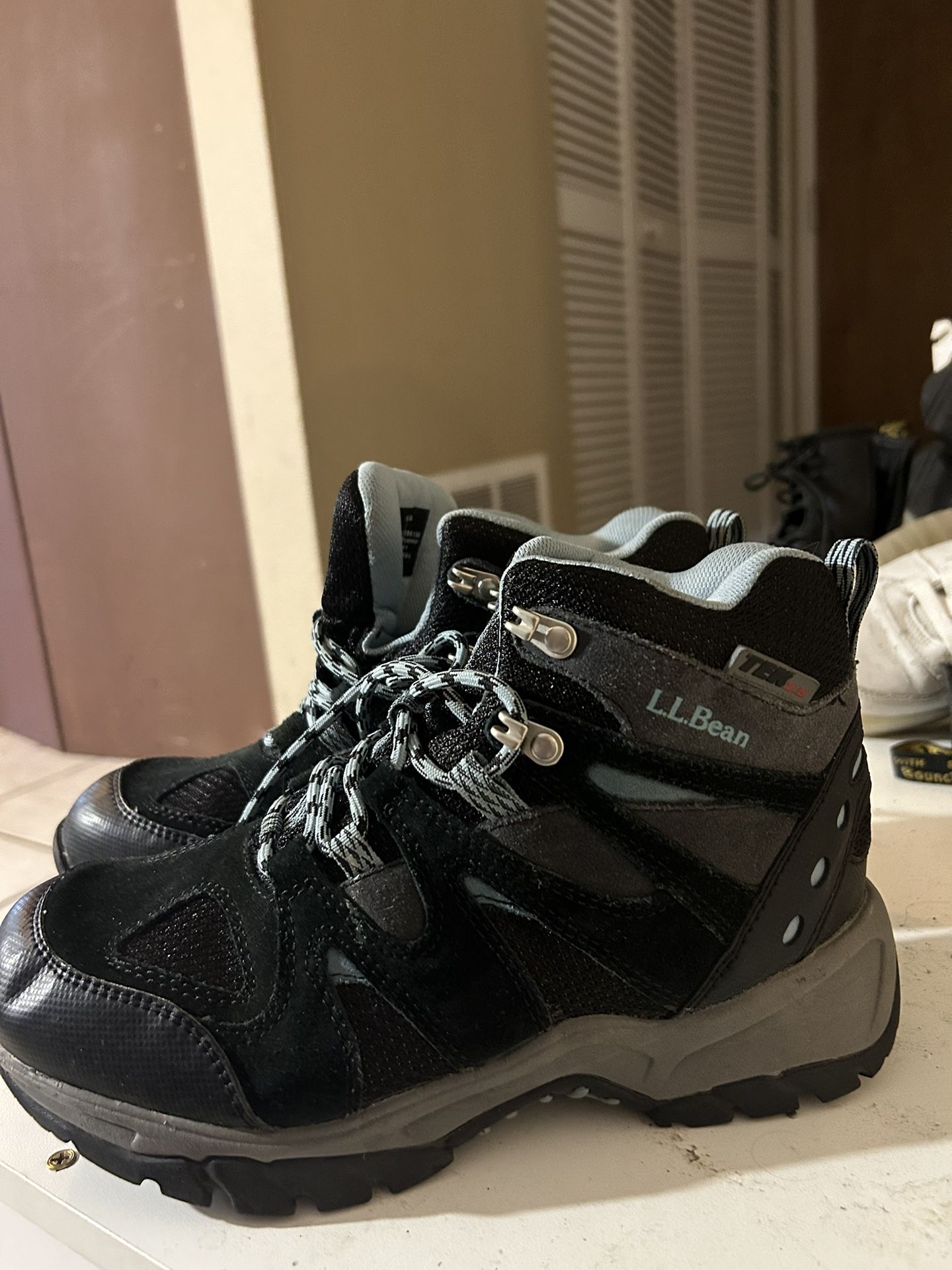 LL Bean Hiking Boots Kids Size 6