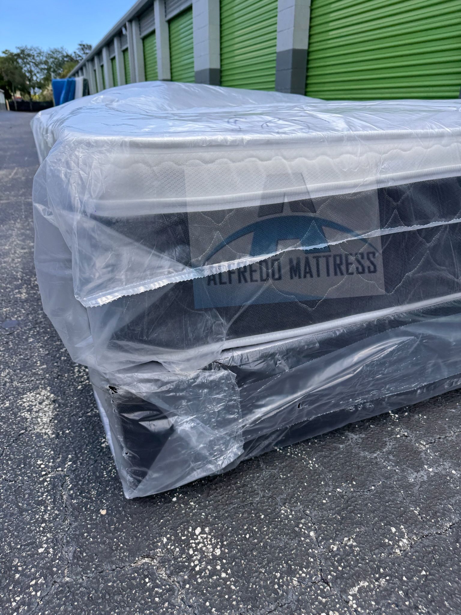 Queen mattress pillow top set with box spring (2pc - new)