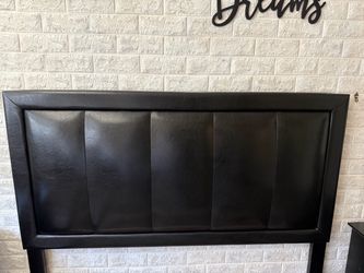 Full bed, with 2 night stands, black, and 5-drawer dresser