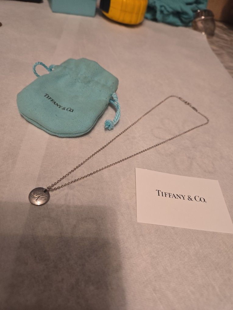 9.25 TIFFANY & CO - Chain And Pendant