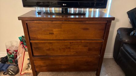 3-Drawer Wooden Dresser