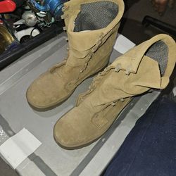 Men's 10.5 W Altama Army Boots