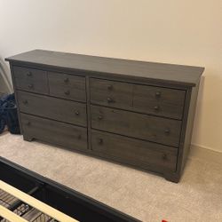 Living Spaces Dresser And Nightstand 