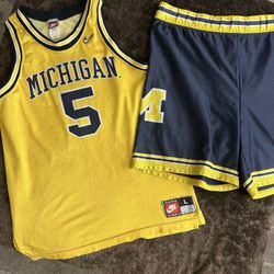 Vintage  Nike Michigan Fab 5 Jersey & Shorts (men’s large) 