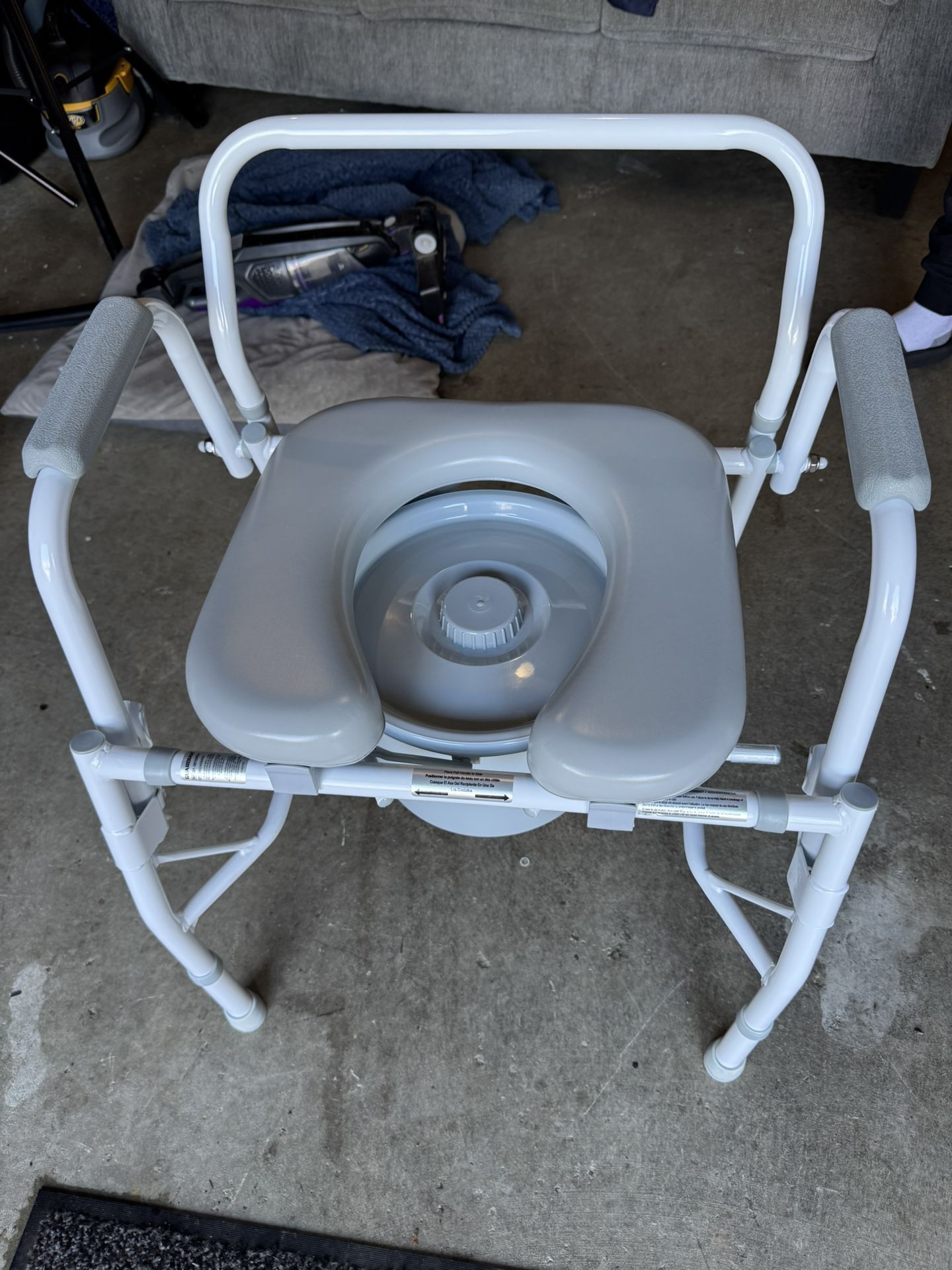 Commode New : Medical Supply 