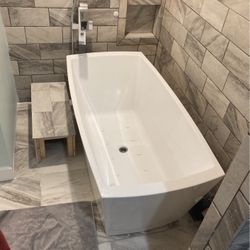 Hibiscus Rectangular Acrylic Freestanding Tub 