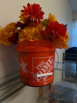 Home Depot Halloween 2 gallon bucket