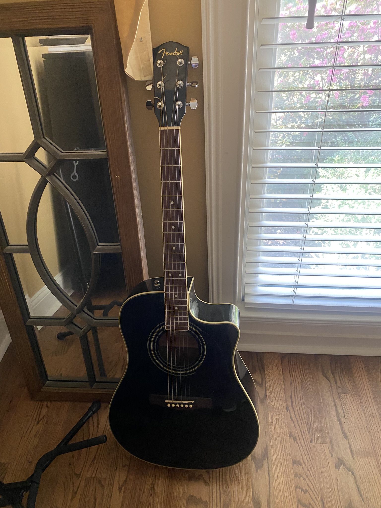 FENDER GUITAR