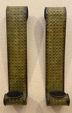 Metal candle holders (READ DESCRIPTION DESCRIPTION!)