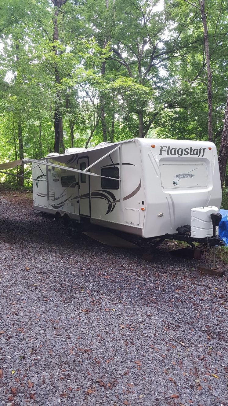 2011 Flagstaff super-lite 29 foot