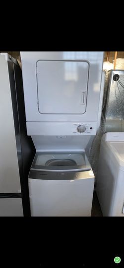 New Whirlpool - 1.6 Cu. Ft. Top Load Washer and 3.4 Cu. Ft. Electric Dryer with Smooth Wave Stainless Steel Wash Basket - White