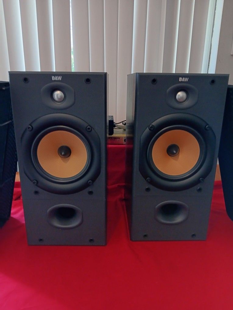 B&W 602 S2 Speakers Mint Condition Bowers Wilkins