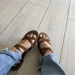 Criss Cross Sued Sandles