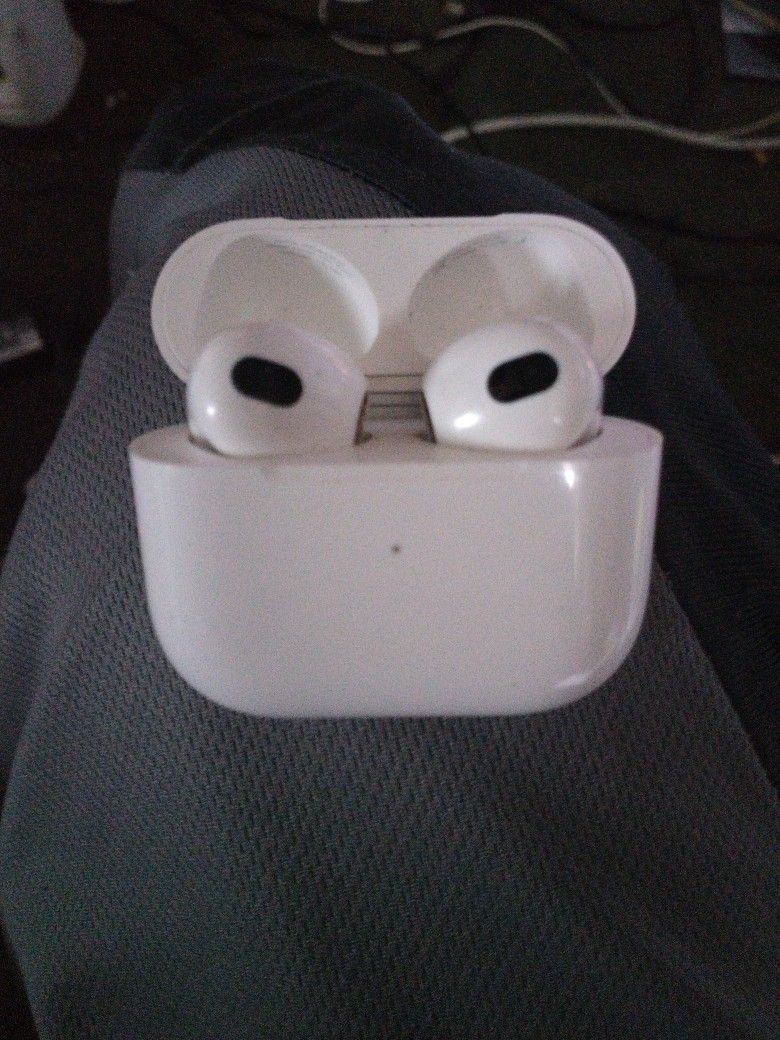 Apple Ear Pods 3rd Generation
