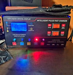 Universal Battery Charger for 12V And 24V with an LCD Screen NEW