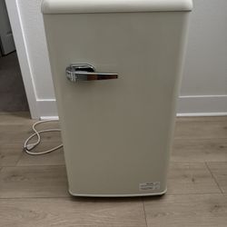  Refrigerator With Freezer  Mini 2.7 Cu. Ft Retro