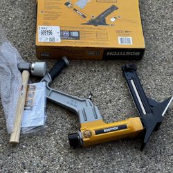 Bostitch Bostitch 15 -Gauge 1/2-in Narrow crown Flooring Pneumatic Stapler
