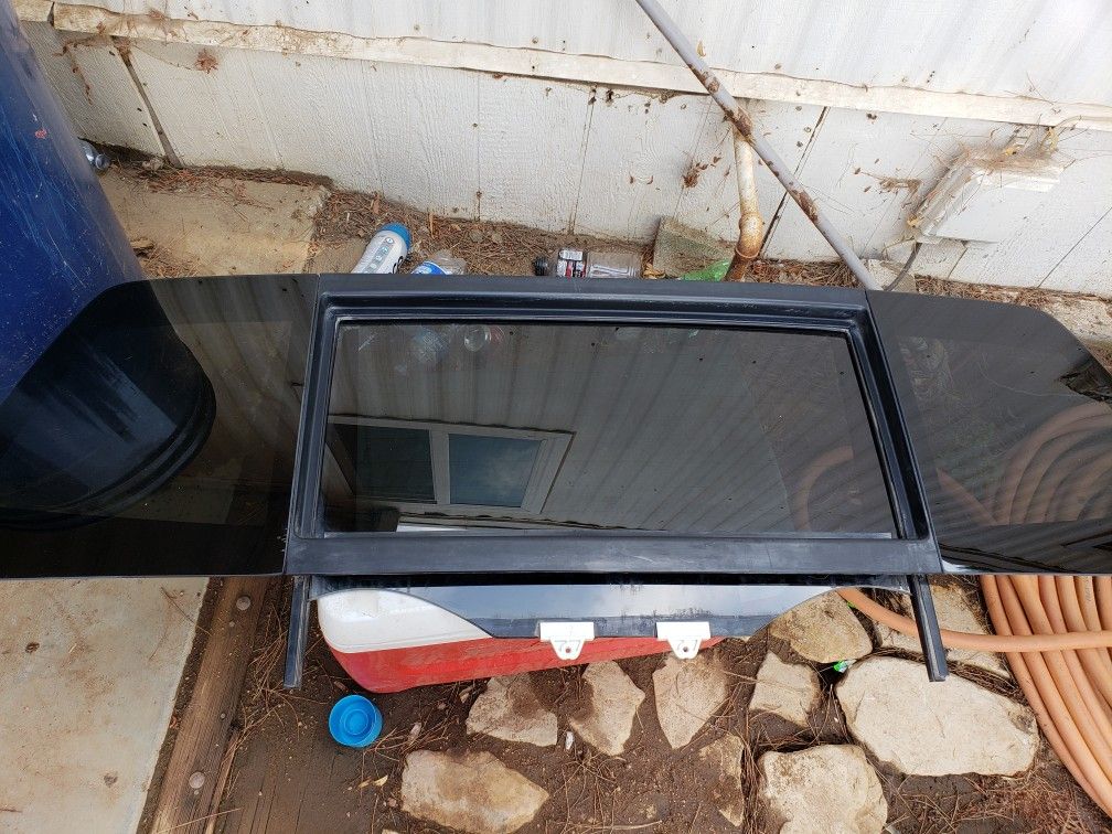Titan rear window can go in silverado/sierra