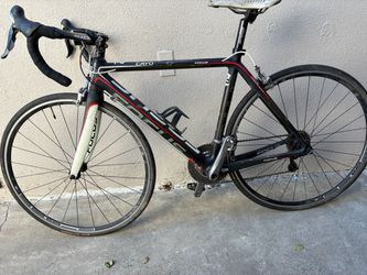 Focus Cayo Carbon Road Bike
