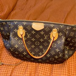 Louis Vuitton Turenne Handbag 