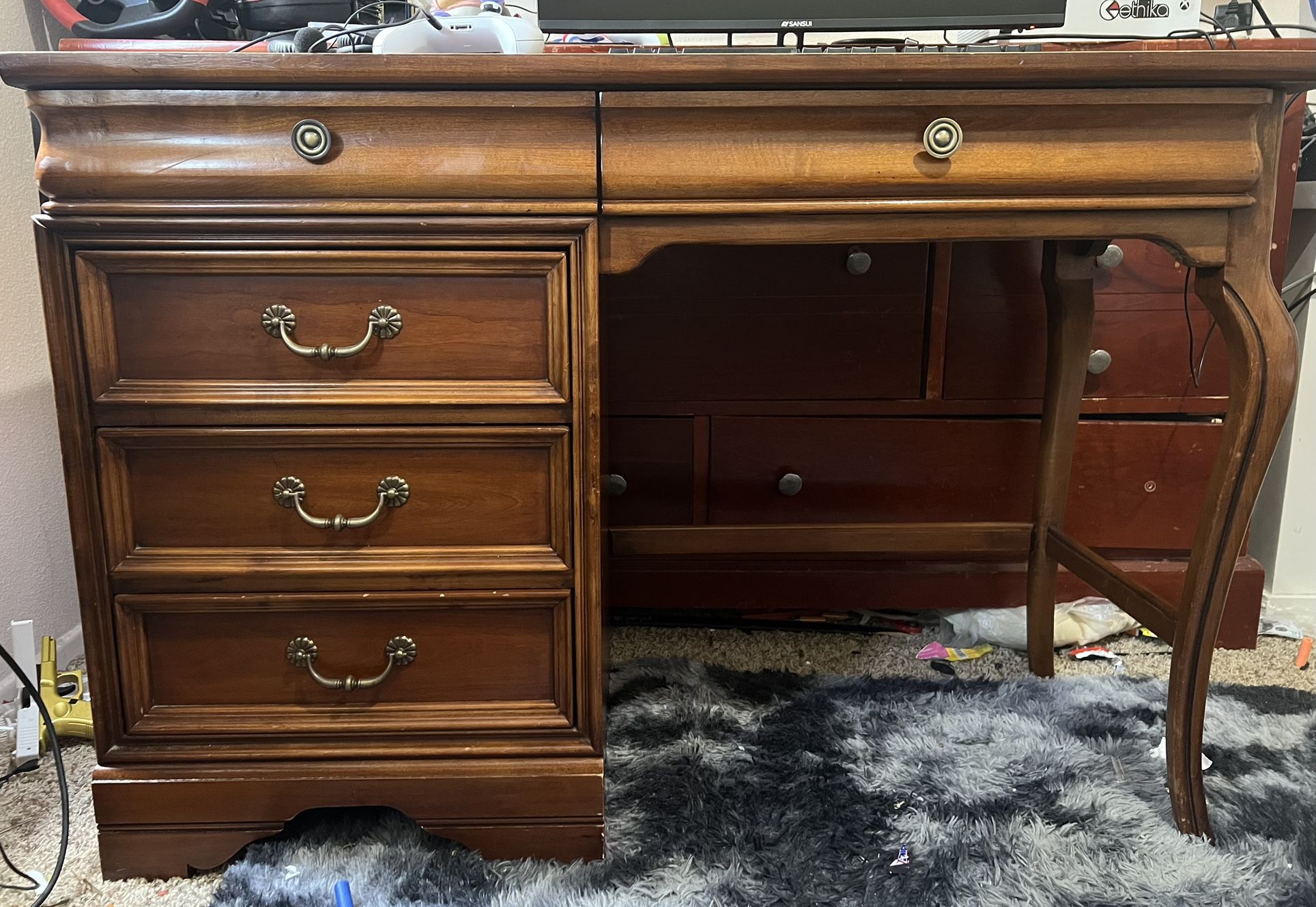 Lexington desk and Hutch “Chez Michelle”