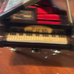 Kings Piano Jewelry Box