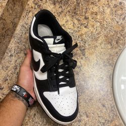 PANDA DUNKS SIZE 11