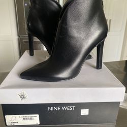 Black Leather Boots - Size 7.5