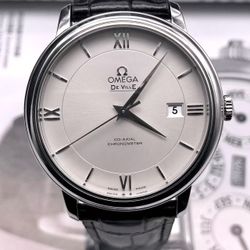 Elegant Automatic Watch – Classic Silver Dial
