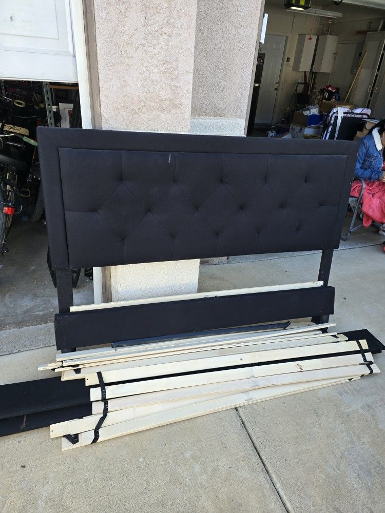 Queen Bed Frame Balck $40