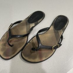 Burberry bury Women Flip Flap Size 6.5