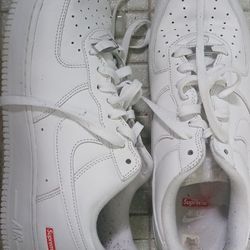 Size 10 MEN Nike AIR FORCE 1 SUPREME