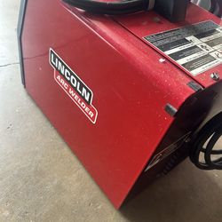 Lincoln Electric Arc Welder. Weld-pac 100