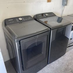Samsung Washer And Dryer Like New 