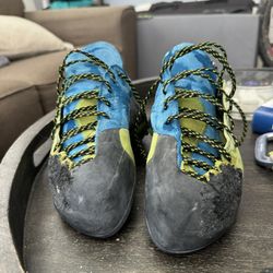 Scarpa Mago 40.5 Climbing Shoes