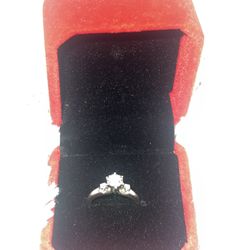 14k White Gold Solitare 10 points $450 OBO
