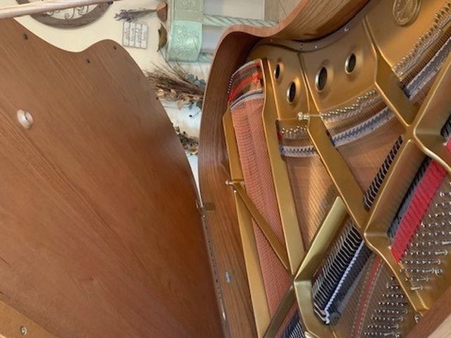 Kawai RX2 Baby grand Piano