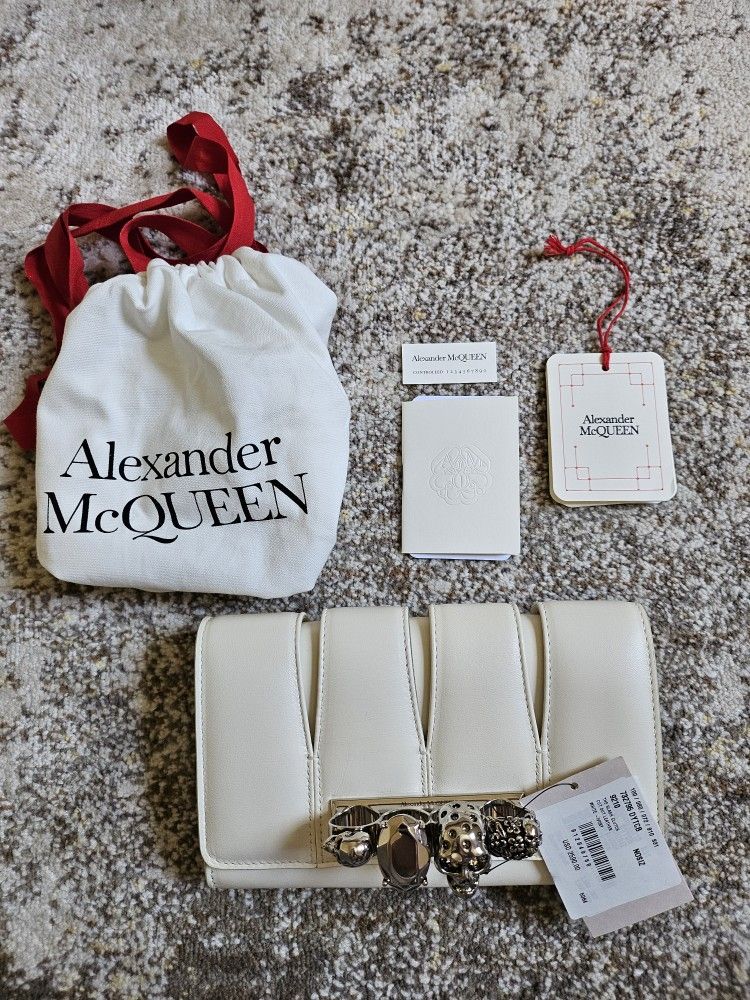 Alexander McQueen Slash Clutch Cut Out White Ivory Leather Silver Shoulder Chain