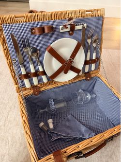 Picnic basket for two