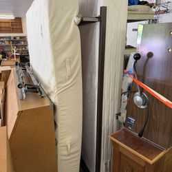 King Tempurpedic Bed/box Spring/ Metal Frame 