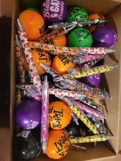 30 Halloween stress balls and pens