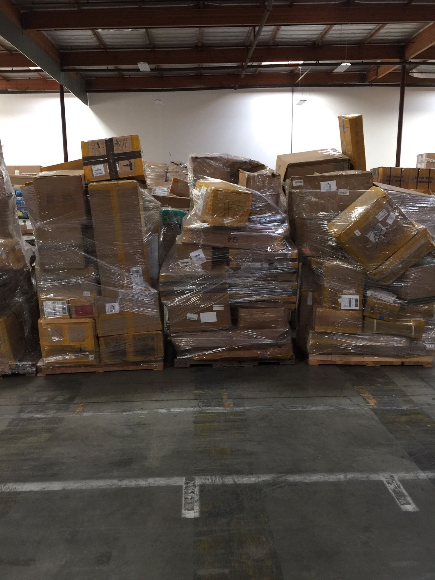 AMAZON PALLET FOR SALE for Sale in Rancho Cucamonga, CA OfferUp